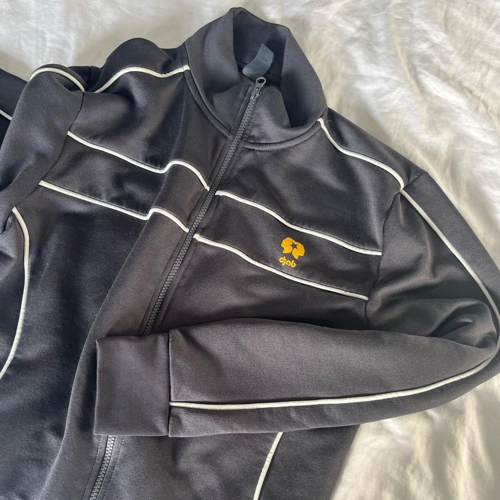 DJAB medium zip up vest, dark grey
